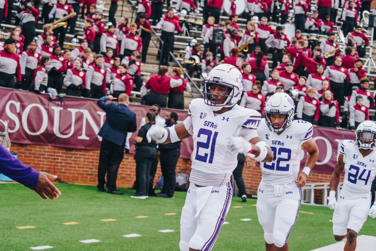 SFA_Football's tweet photo. Let’s work 🪓

#AxeEm x #RaiseTheAxe https://t.co/eae9UbHQkd