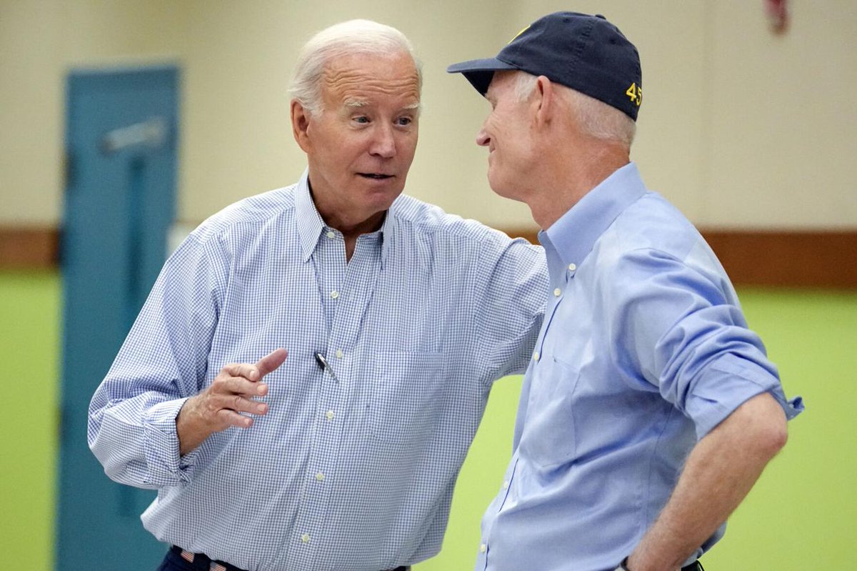 ChrisDJackson's tweet image. 📸 In a rare but meaningful moment of bipartisanship today, President Biden and Rick Scott made Ron DeSantis look even smaller than he really is. 

“𝘐’𝘮 𝘷𝘦𝘳𝘺 𝘱𝘭𝘦𝘢𝘴𝘦𝘥, 𝘵𝘩𝘦 𝘨𝘶𝘺 𝘸𝘩𝘰 𝘸𝘦 𝘥𝘰𝘯’𝘵 𝘢𝘨𝘳𝘦𝘦 𝘷𝘦𝘳𝘺 𝘮𝘶𝘤𝘩 𝘢𝘵 𝘢𝘭𝘭, 𝘵𝘩𝘦…