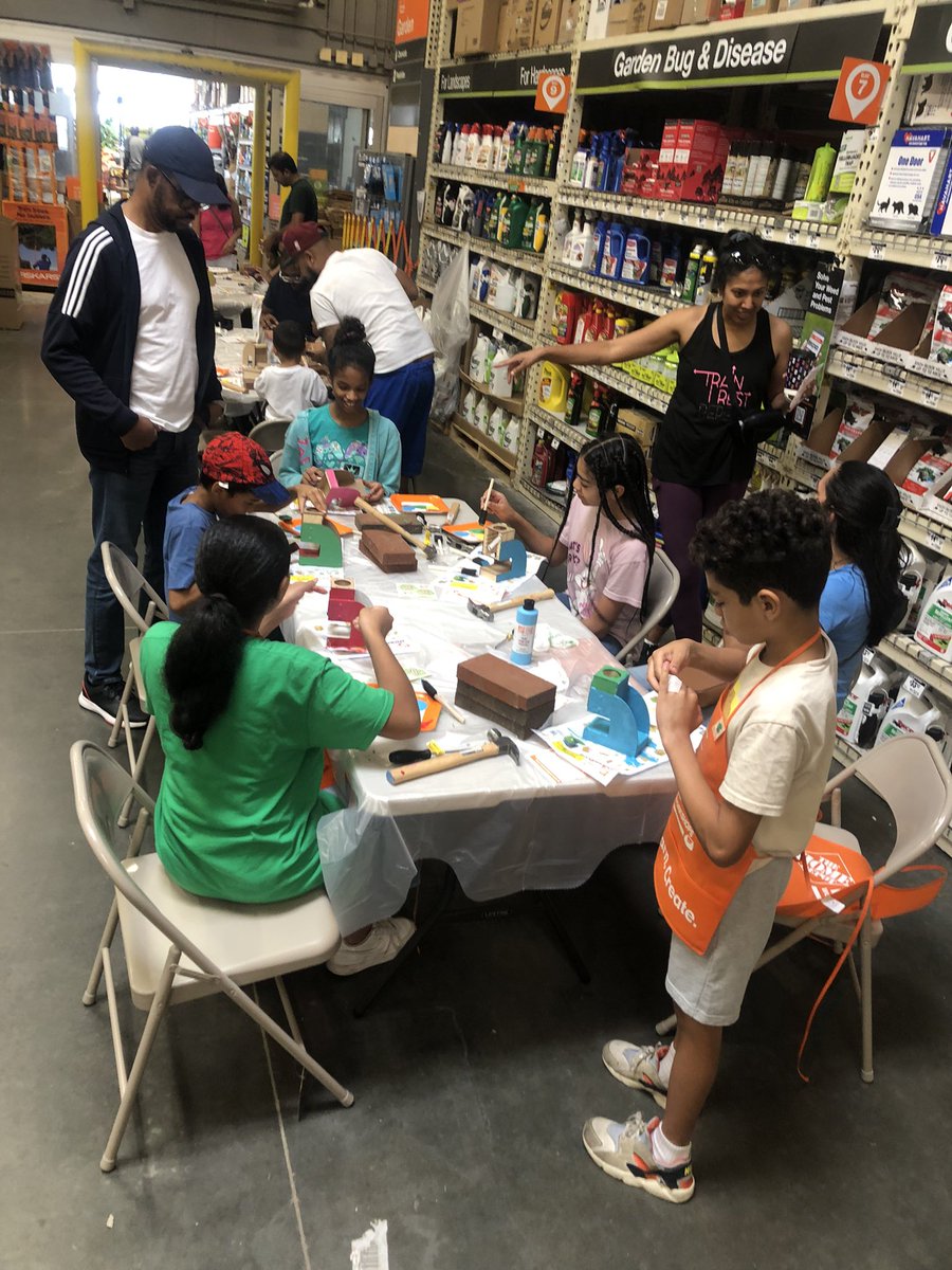 deshell1957's tweet image. The Newark Home Depot’s Kids Workshop. Making a microscope. September 2, 2023. @marcusmccollum @PhelpsFahimah @SeanMorris12 @linetterubio3 @svandoimen @Ckelly28K @rickcreditkelly @EmelahNewsome @DHRMgregorio @Nap716 @D66Celest @thdmikeb @Lfam6Lynch @MattKeatinghd @Stephon68682242