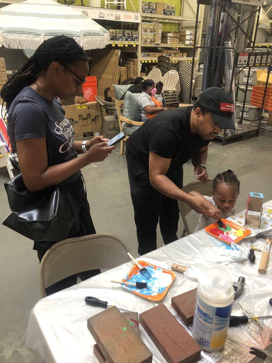 deshell1957's tweet image. The Newark Home Depot’s Kids Workshop. Making a microscope. September 2, 2023. @marcusmccollum @PhelpsFahimah @SeanMorris12 @linetterubio3 @svandoimen @Ckelly28K @rickcreditkelly @EmelahNewsome @DHRMgregorio @Nap716 @D66Celest @thdmikeb @Lfam6Lynch @MattKeatinghd @Stephon68682242