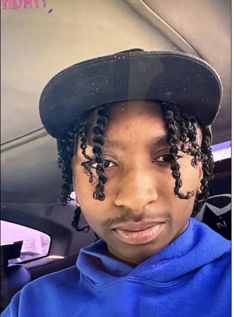 BaltCoPolice's tweet photo. #CriticalMissing : 17-year-old Amiel Hunte, 5’11, 140lbs, wearing blue hospital scrubs. Last seen on 09/02/23 at 4:30 p.m. in the Towson area. Amiel may be having a mental crisis. Anyone with information is requested to call 911 or 410-307-2020. #HelpLocate #BCoPD #PleaseShare https://t.co/Lm53ROuToX