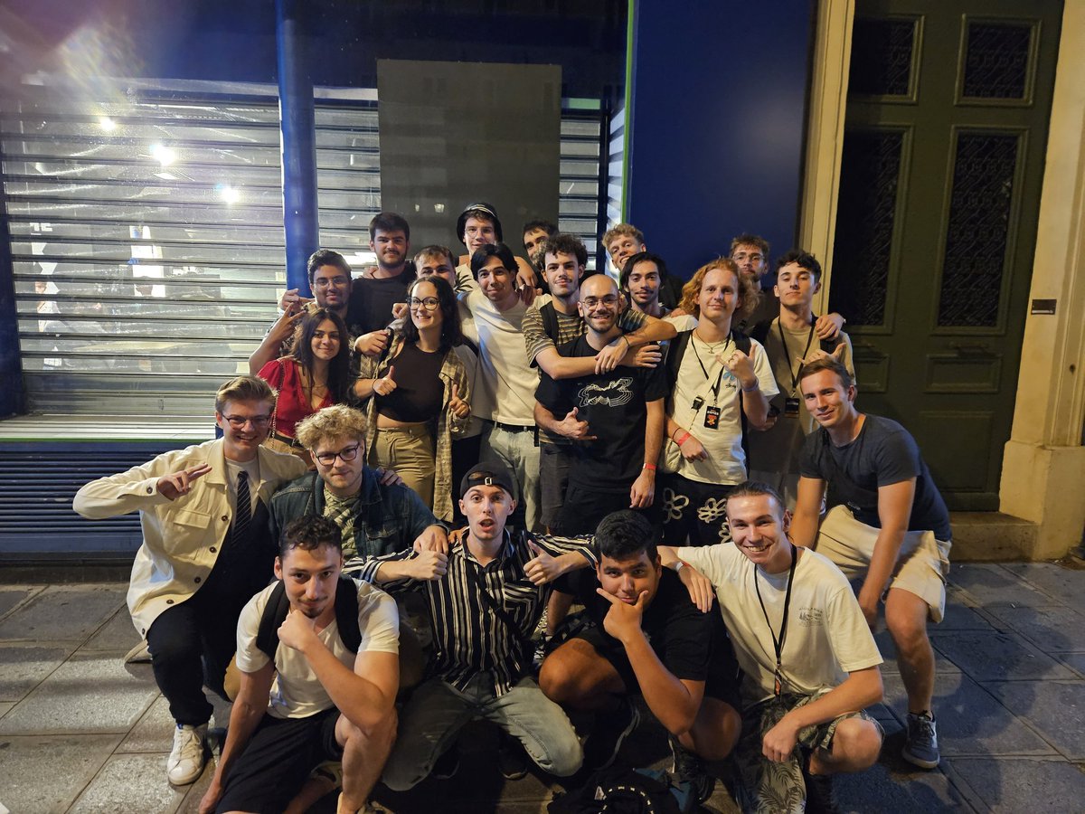 Skilldus_'s tweet image. Super journée aux @GuillGames avec l'équipe @Thiiburse @VolttFr @iNovaWolf @Antoaoa @SimeonRscr @Okaminess @simonth09 @DalilSSB
