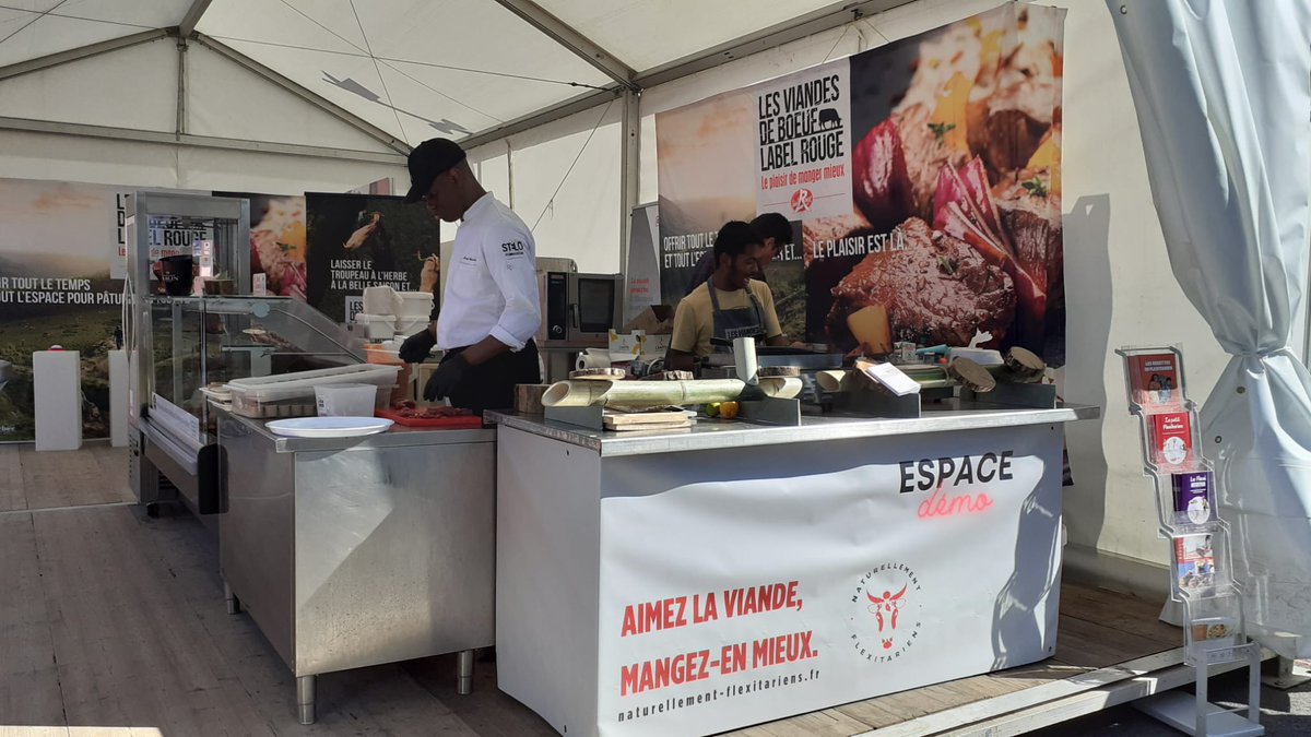 InterbevGdEst's tweet photo. @foiredechalons J2
Dégustations, jeux #labelrouge @LesFlexitariens avec #afmr @RATIONAL_AG
Un temps d'échanges #questiondepro avec @regiongrandest au sujet de la transformation des exploitations de polyculture élevage @chambreagrige @JAGrandEst @lacoopagricole @EleveursBovins https://t.co/6VzgWcbock