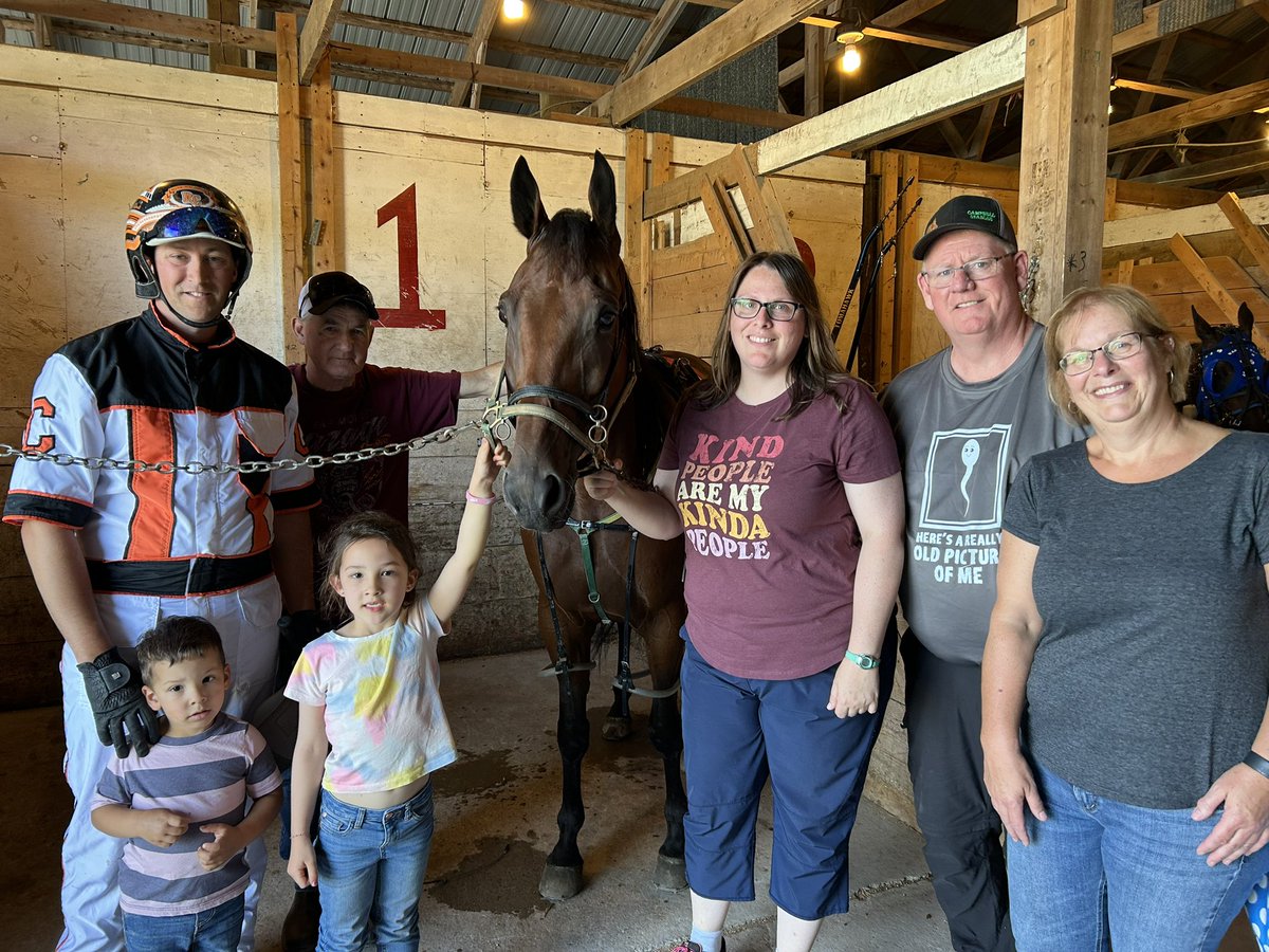 DownsNorthside's tweet photo. Congrats to Keeperoftherealm and connections !!  Remy is NSD Horse of the Month for August.  Way to go Remy!! https://t.co/z3kAOyXbaR
