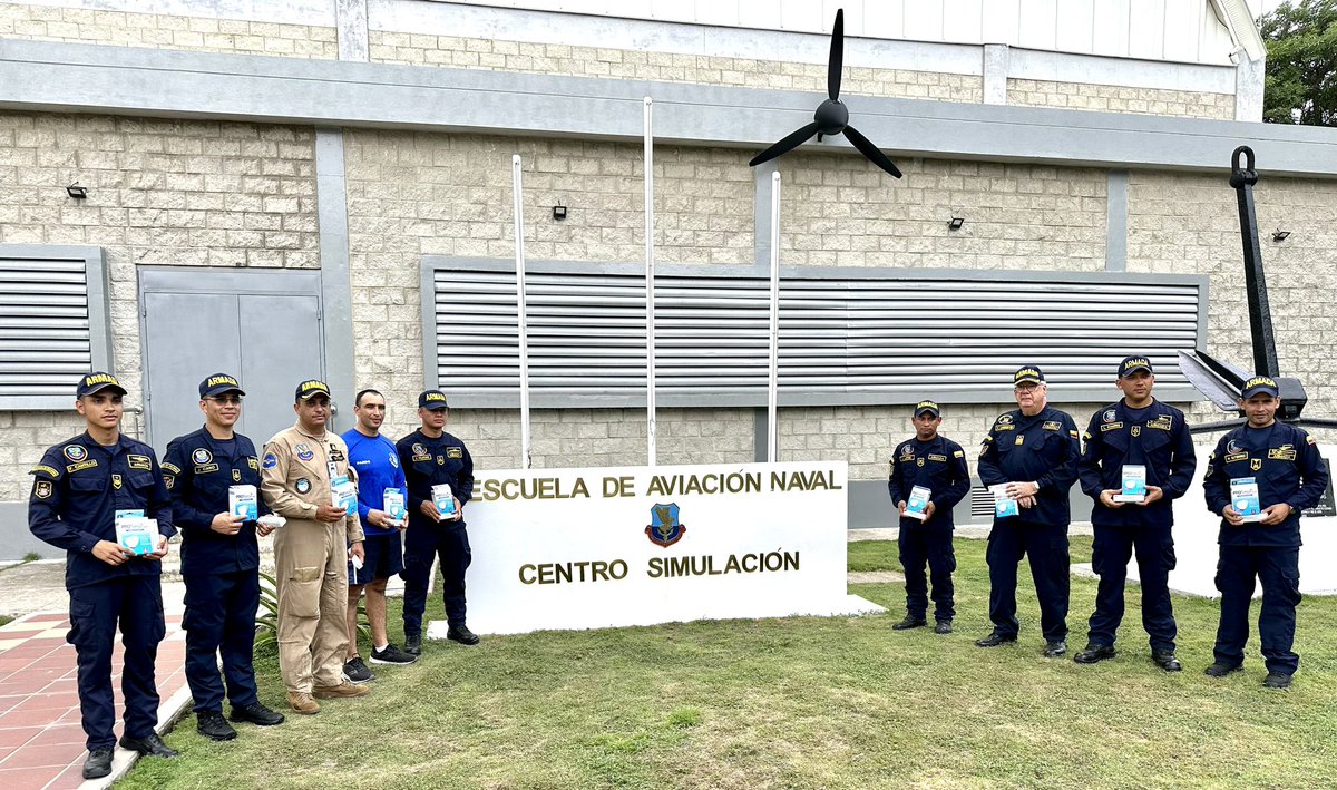 La <a href="/fscolombiavanza/">@FSCA</a> y @RESERVANAVAL realizaron este sábado 02/09/23 una Jornada de Apoyo Al Desarrollo con voluntarios del @GrupoProcaps en la Escuela de Aviación Naval, En la maniobra, los empleados de la farmacéutica donaron cajas de  tapabocas y medicamentos. <a href="/ArmadaColombia/">Armada de Colombia</a>.