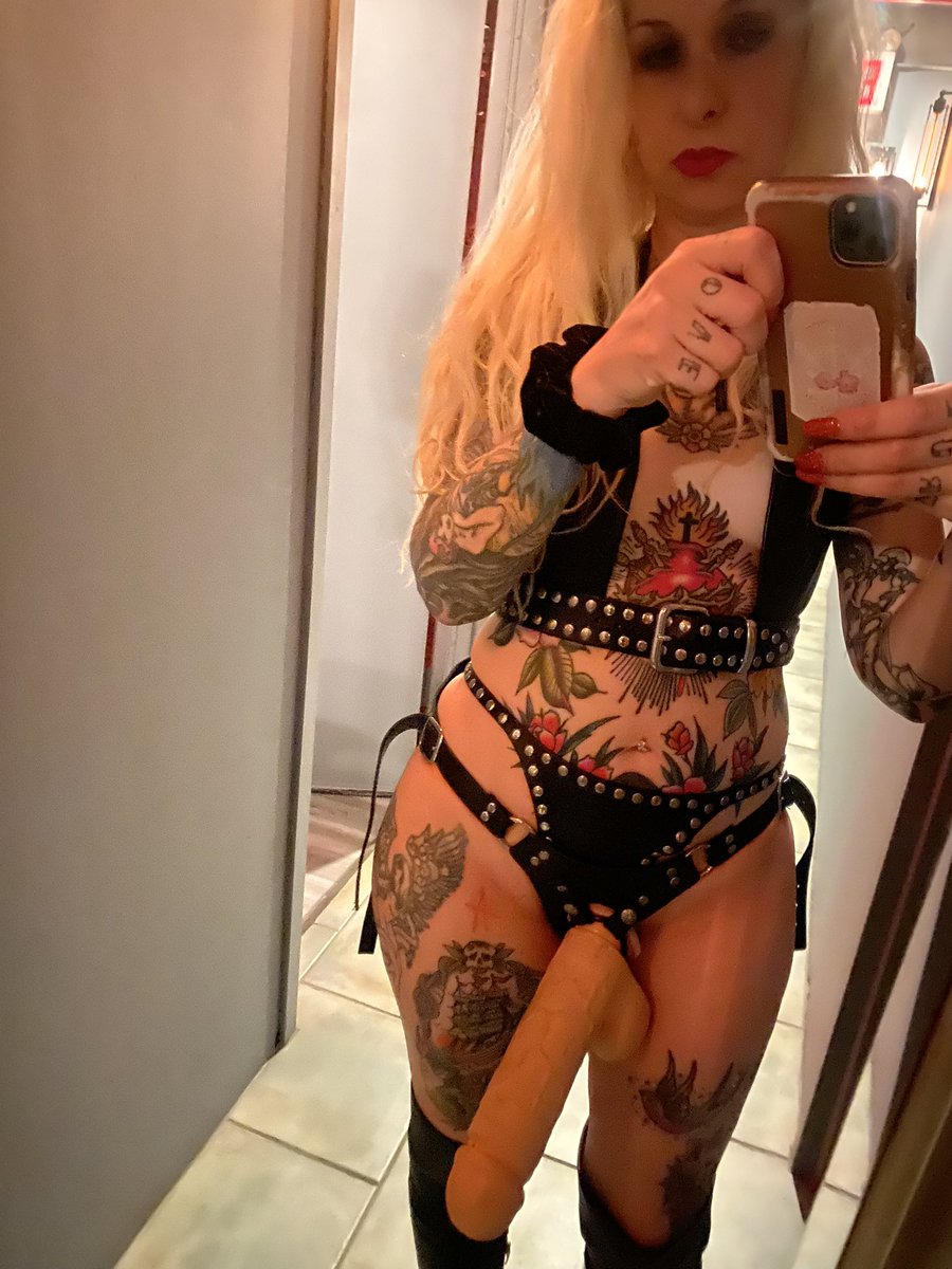I'm taking calls on #NiteFlirt 1-800-To-Flirt, ext: 12633542. Give me a call before I become busy!