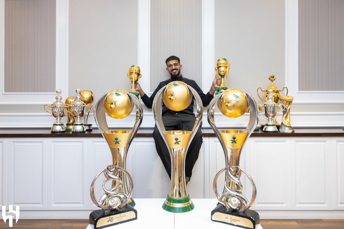 Alhilal_EN's tweet photo. A story full of gold 🥇

You will be forever one of us, @almayuof 💙 https://t.co/zlxyFjsK1Y