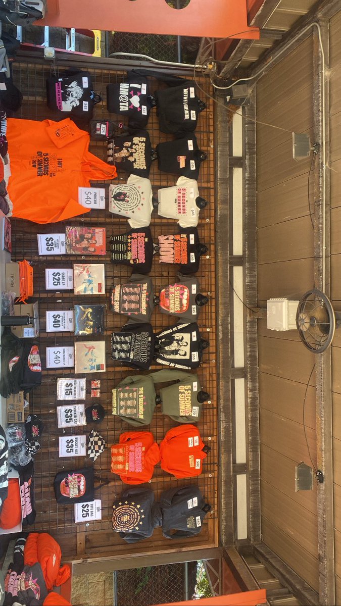 flatlinewhoree's tweet photo. 5SOS MERCH 🧡 https://t.co/ZShkPmIEFr