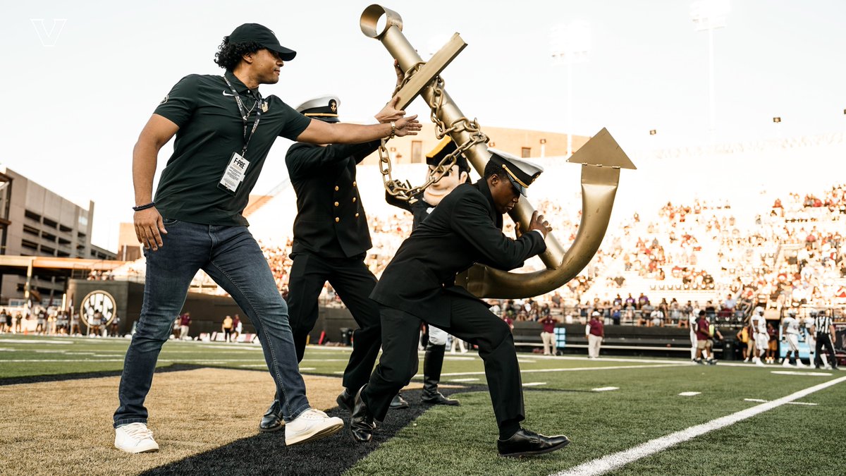 It's time for @VandyFootball!