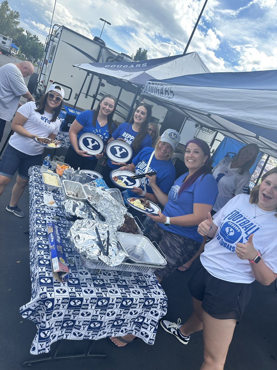 gooberguz's tweet photo. Well it’s damn good @FEASTboxGrill  !! Use code tailgatefeast for 10% off your box https://t.co/9DSz3edGoF