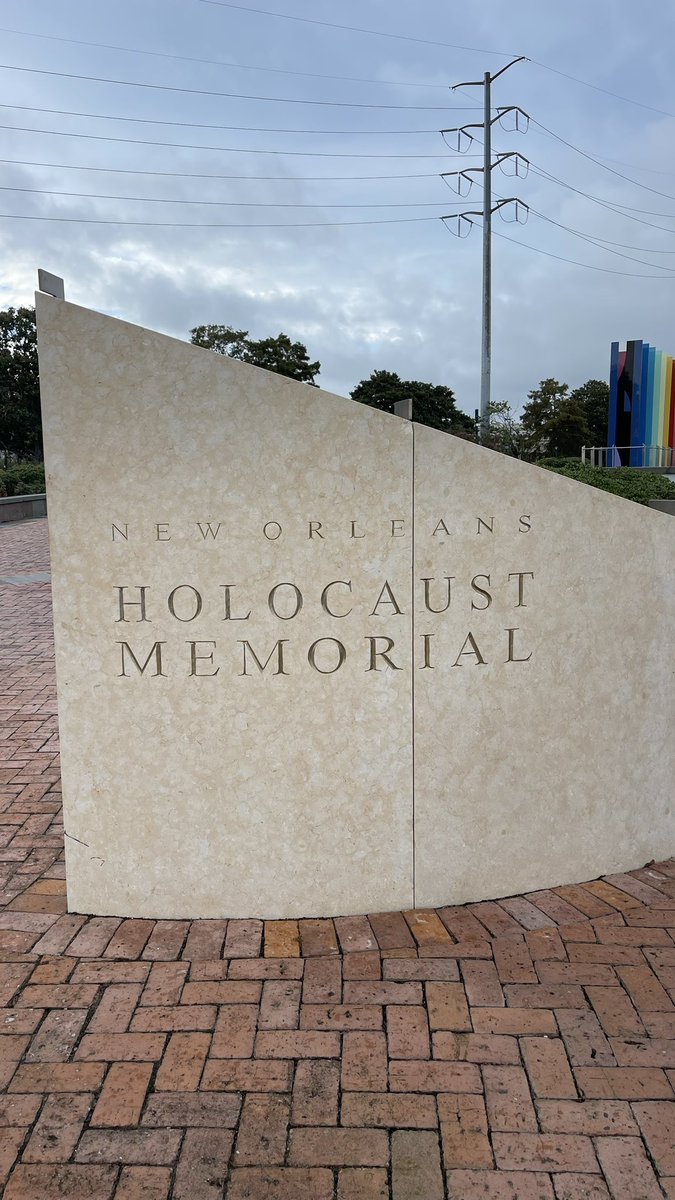 El momento más especial de mi visita a New Orleans! 

#HolocaustMemorial #NewOrleans