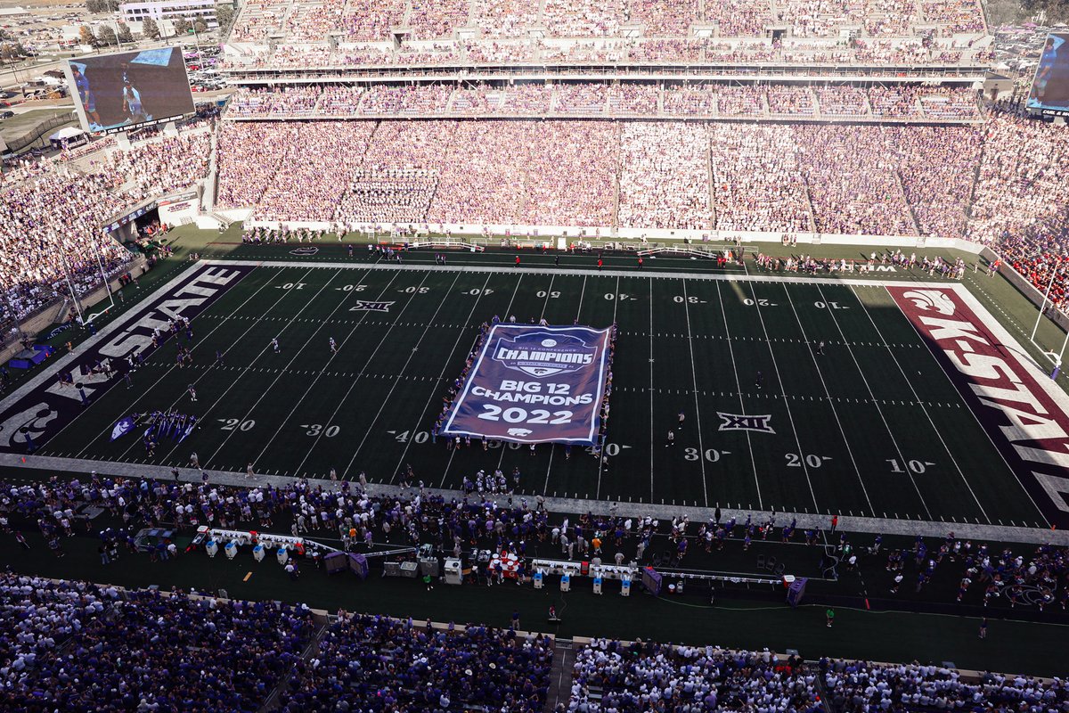 kstatesports's tweet photo. Hang it high

#KStateFB https://t.co/MMh46DNsTK