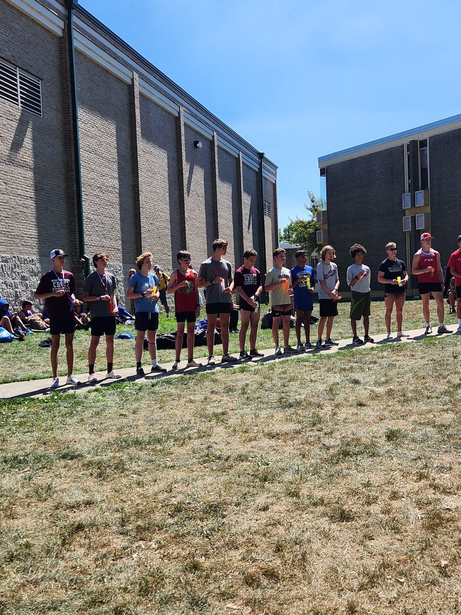 Middletownrun's tweet photo. Quinn Sullivan lead the guys to a 5th place finish at Brunswick today. https://t.co/sVFY572eyo