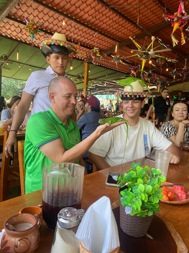 jacaco's tweet image. La #FiestaDeLasIguanas