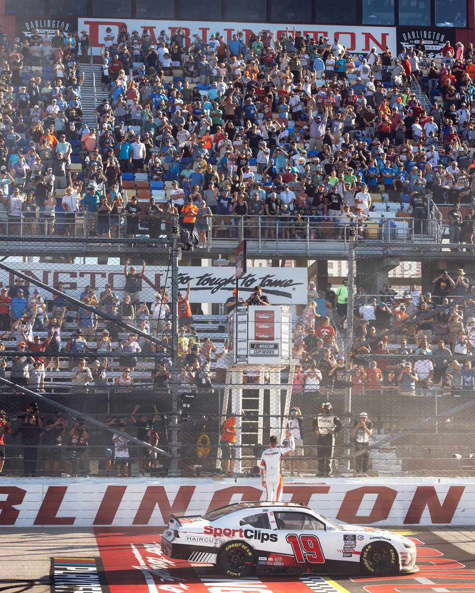 dennyhamlin's tweet photo. Booooooooooooooooooo https://t.co/ihDCydV7iz