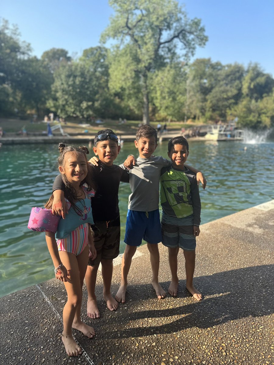 Garzafab_n_k's tweet photo. Doing Austin things #Bartonspringpool https://t.co/vl0v0hi8T7