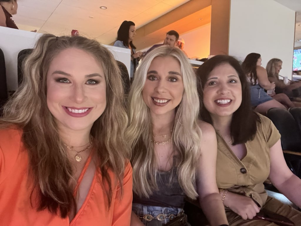 Erica Sweeney Glory tweet media