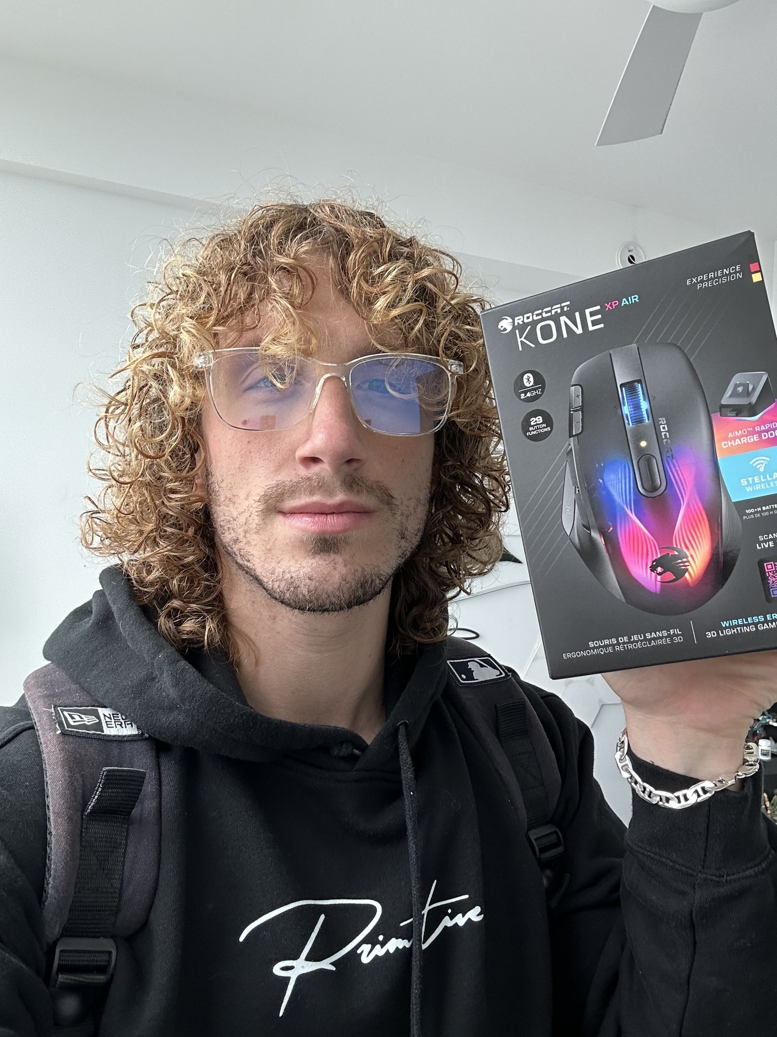 100T NiceWigg on X: Me and my @Roccat Kone XP Air Mouse A fan-favorite  dazzling desktop experience Use my link for 10% off!   #RoccatPartner  / X