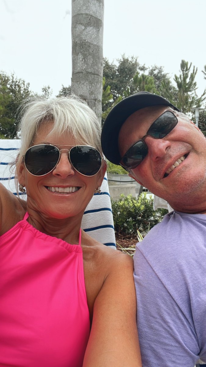 dawnleopard's tweet image. Here’s to the beginning of another year…day 1 of year 40. Celebrating every day! @e_leopard