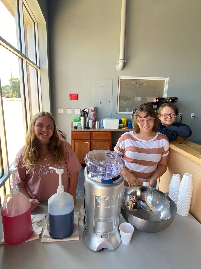 onelifehendo's tweet photo. Our High Schoolers are BACK in the lobby this weekend for our ONE SERVICE at 11am.

Join us, give our awesome Students a high five, and get ready to worship extravagantly with us!

We can't wait to see you there!

#HendersonKY #LaborDay #OneLifeStudents #HighSchool https://t.co/tv3Wt7BChB