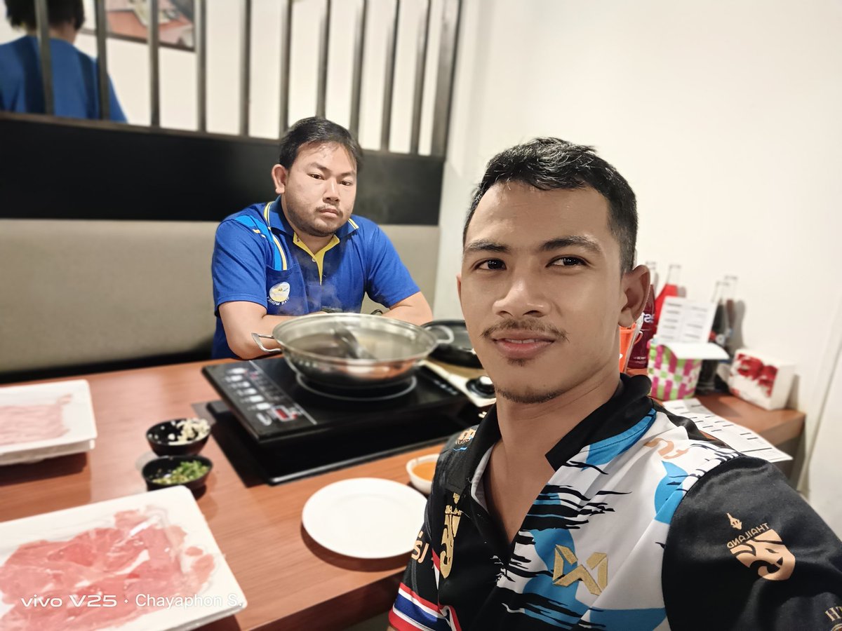 cyp_spr's tweet photo. พาหมู ไปกิน หมูทะ https://t.co/DN0GnCxMlB
