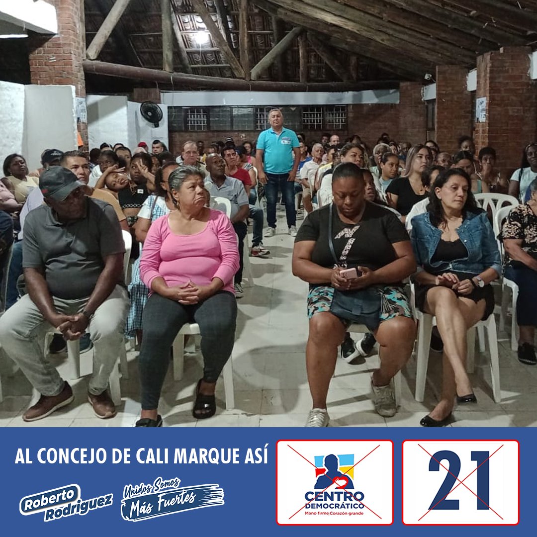 RRZCali's tweet image. Muchas gracias por este espacio de vecinos del barrio El Poblado en la Comuna 13, agradecimiento con la gente que asistió y con el candidato a la JAL José Gabriel Ruiz y los lideres del sector.

#UnidosSomosMasFuertes #CD21