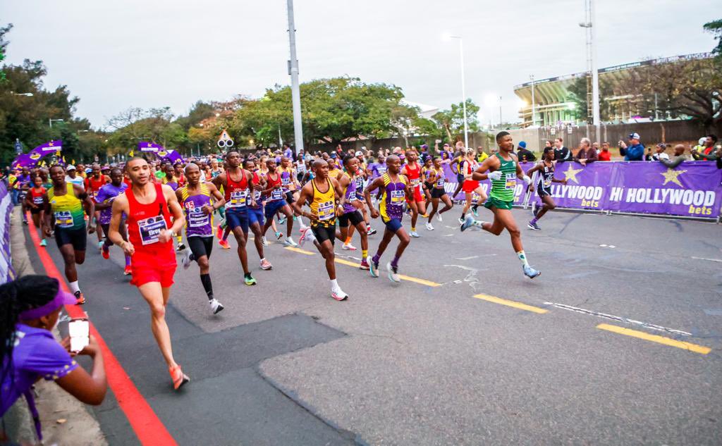 Starting line vibes at the Hollywoodbets Durban 10km! 🏃‍♀️🏁 

Check out these electrifying moments that kicked off the race in style. Stay tuned for more race day snapshots! 📸💥

 #HollywoodbetsDurban10km #Hwb10km #HWAC #asigijime