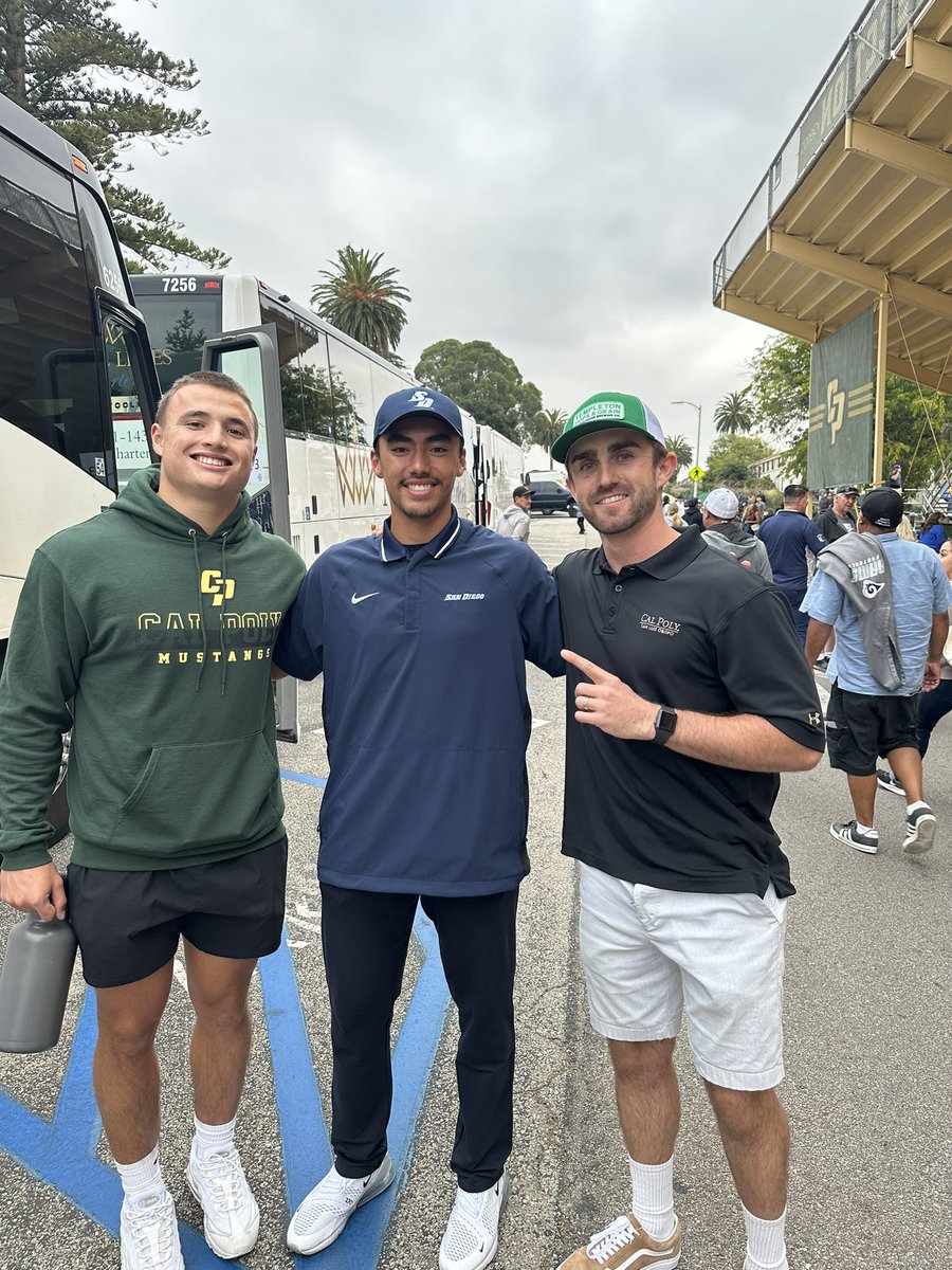 Great also seeing <a href="/agarpao_john/">John Agarpao</a> in SLO today. He’s already going on Year 3 working hard with <a href="/USDFootball/">San Diego Football</a> 🔔🤯 #NextLevelBells