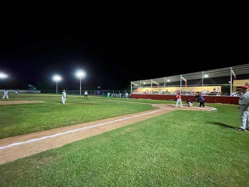 AytoHunucma's tweet photo. segura para nuestros deportistas.
Sigamos trabajando por la trasformación de Hunucmá y sus comisarías.
#Hunucmá
#CiudadEnMovimiento
#Campo #SilverioPatChi
#Deportes https://t.co/G4l0PY4YqW