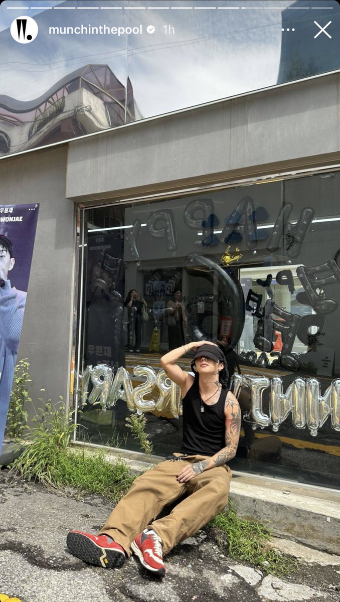 KHipFiles's tweet image. อูวอนแจ ไปคาเฟ่ที่แฟนคลับจัดให้เนื่องในโอกาสที่ครบรอบเดบิวต์ 6 ปี น่ารักมากค่ะ 🥰

#Woo #WooWonjae  #우원재 #AOMG