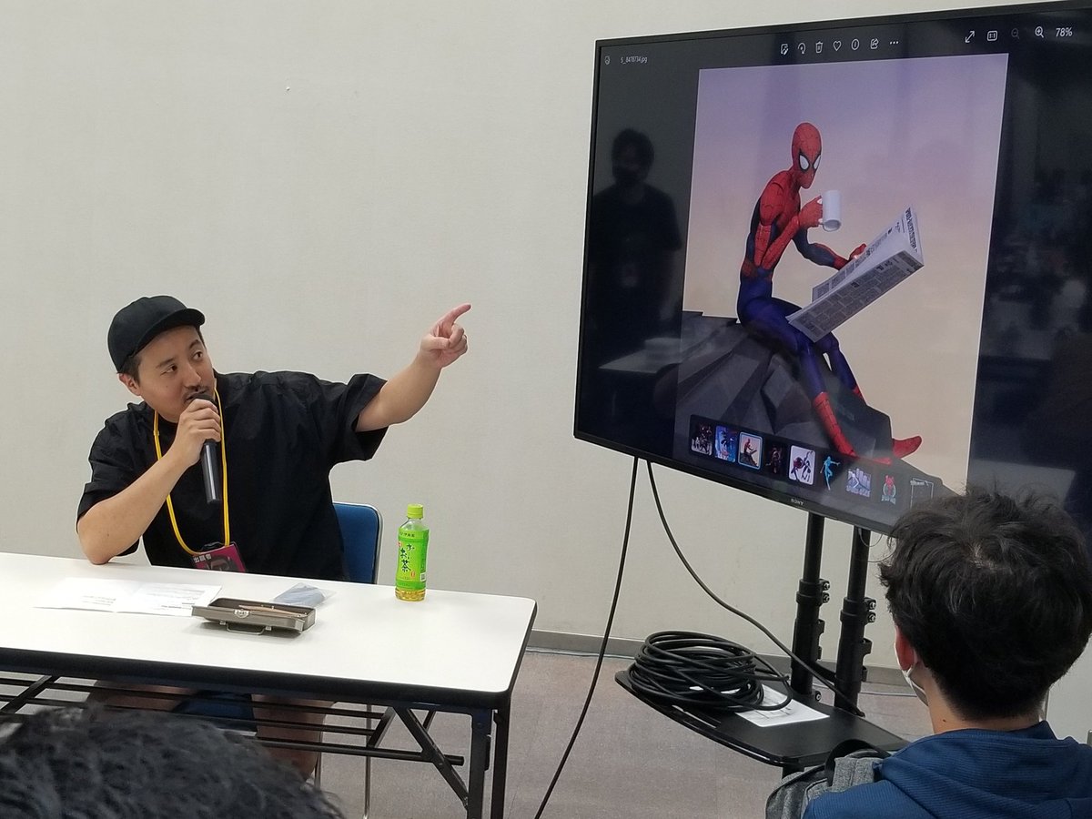 NoStringsEffect's tweet photo. When one of your favorite people is being interviewed right before your eyes about one of your favorite figure lines that HE sculpted...
#オモユニ 
#オモチャーズオブザユニバース https://t.co/bcXXj99Zet