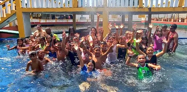 ven911delta's tweet photo. ¡¡Ven a la Psicina!!
Muchachada del Mini Ven 9-1-1 se sambuye en el disfrute del plan Vacacional MINI VEN 2023 desde el Club Campestre Paraiso del Delta, seguimos llevando amor a nuestros niños
#PorlaVidaYLaPaz
#Ven911SomosTodos
@GobLizeta  @oficialven911
@FASMIJ @CeballosIchaso1 https://t.co/oPOdItYWhD