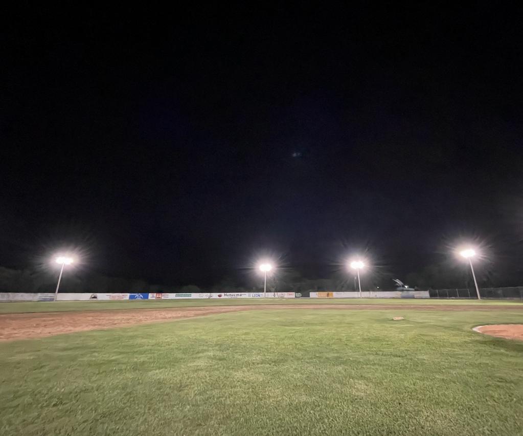 MarisaFrancoC's tweet photo. donde la niñez, los jóvenes y nuestros adultos deportistas y sus familias tienen un lugar digno donde disfrutarán de grandes partidos.
Una vez más cumplo mi compromiso ante ustedes, vamos por el rumbo de la transformación.
#Hunucmá
#CiudadEnMovimiento
#Campo #SilverioPatChi https://t.co/0jn8XZRnNA