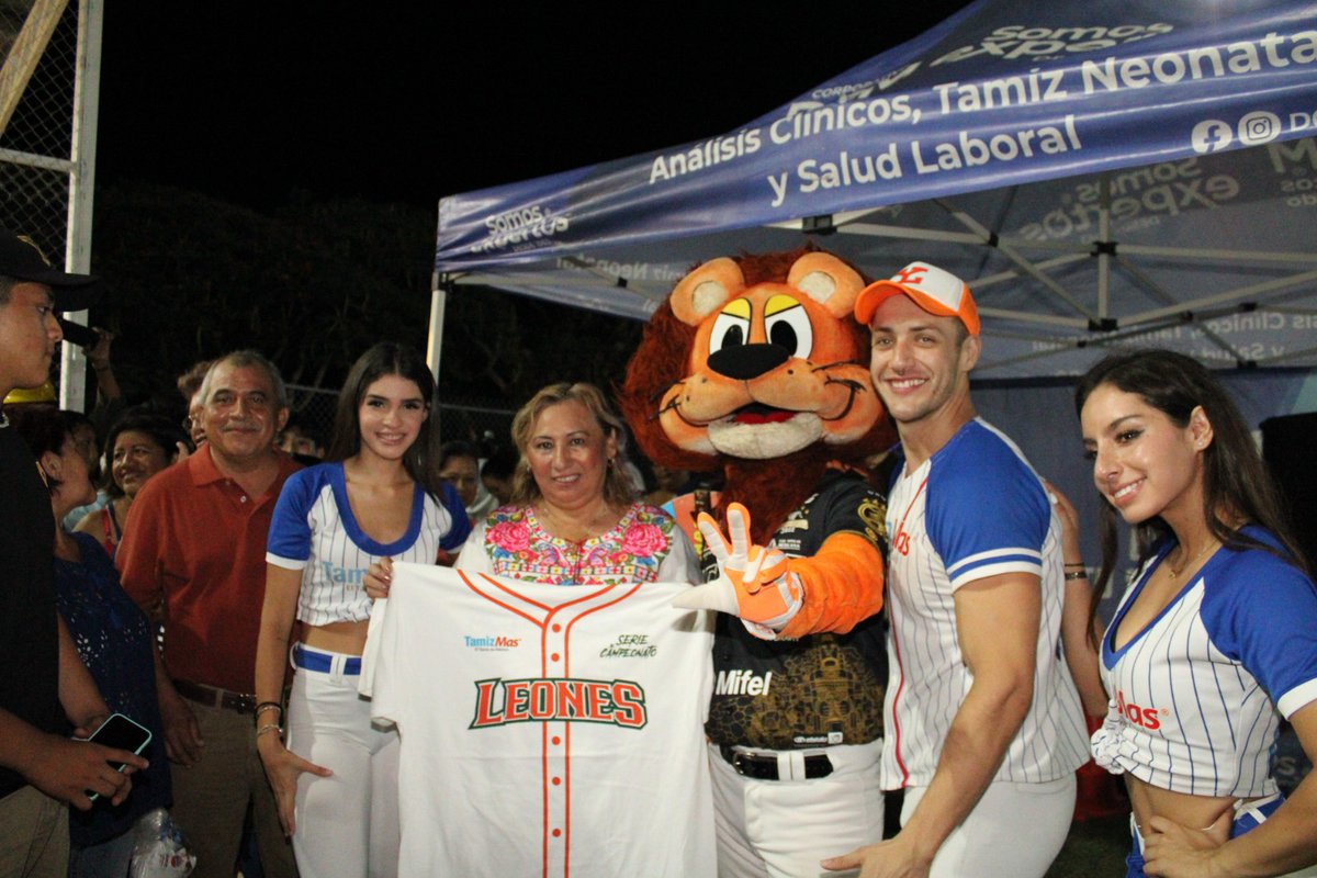 MarisaFrancoC's tweet photo. donde la niñez, los jóvenes y nuestros adultos deportistas y sus familias tienen un lugar digno donde disfrutarán de grandes partidos.
Una vez más cumplo mi compromiso ante ustedes, vamos por el rumbo de la transformación.
#Hunucmá
#CiudadEnMovimiento
#Campo #SilverioPatChi https://t.co/0jn8XZRnNA