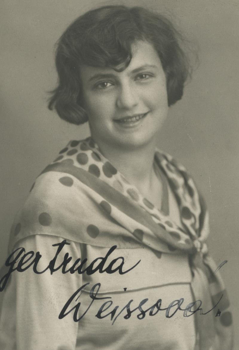AuschwitzMuseum's tweet photo. 3 September 1909 | A Czech Jewish woman, Truda Broková, was born in Prague.

She was deported to #Auschwitz from #Theresienstadt ghetto on 6 October 1944. She did not survive. https://t.co/yPNQGRluRm