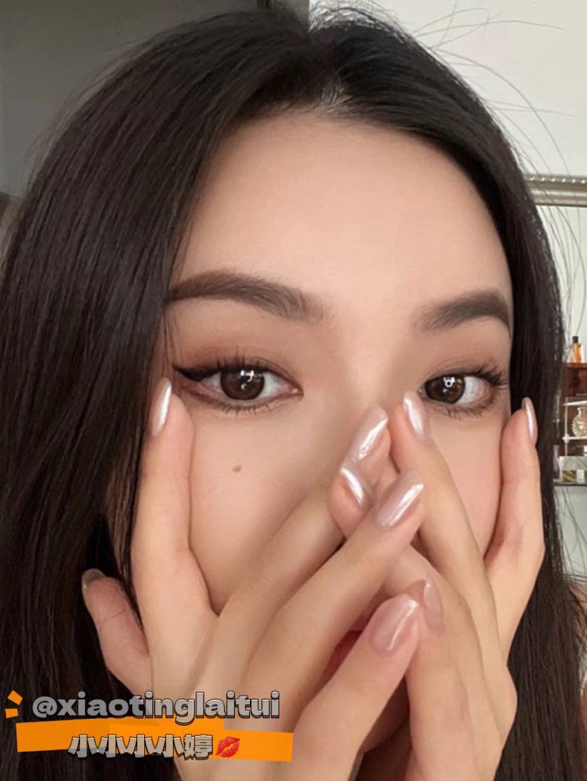 xiaotinglaitui's tweet photo. 人前高冷淑女，人后欲女，生活中有太多的伪装，来推就是卸下伪装，做会自己，寻求刺激和性的快感🥰🥰 #反差 #线下 #可约 https://t.co/WAu8SASsuX