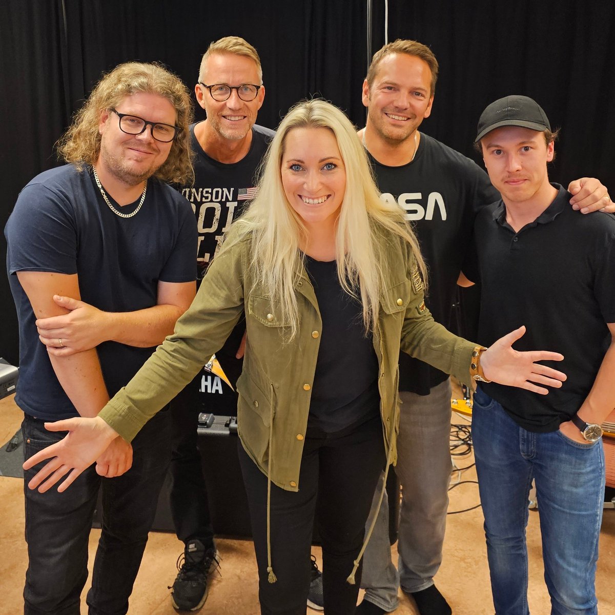 Great rehearsal with the boys. Big news coming soon!!🤗✨️

#GoodNews #newmusic #countrymusic #sweden #rehearsal #nashville #happy #singer #last #howiloveyou