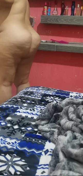 Aqu&iacute; barriendo unrato https://t.co/Wu8OXmwuUW<a href="/tag/cornudo"class="tags"><span>#cornudo</span></a>