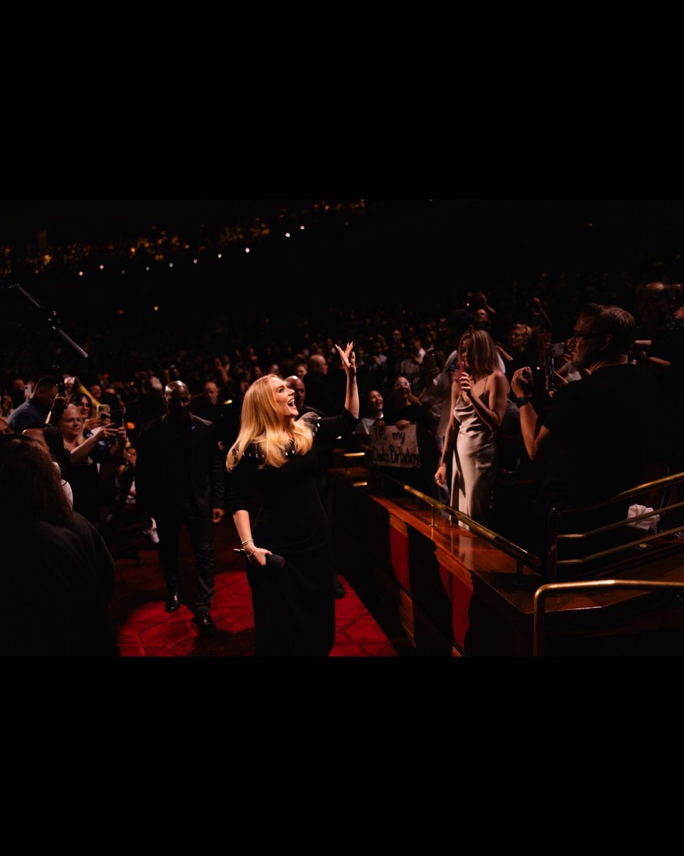 Adele's tweet image. 
