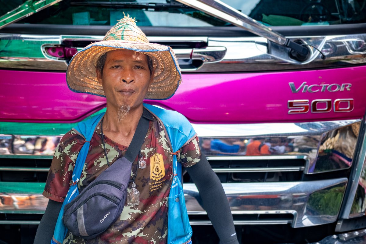 moritzontheroad's tweet photo. South from Klong Toei, then over to Sathorn through a maze of quiet streets in a high-end neighborhood
with @NeilShelley
#klongtoei #sathorn https://t.co/rX6LqL7ZSZ