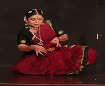 🩰 Dr. Padma Priya N V from SClas Dance Dept. mesmerized with her Bharathanatyam solo at ONAGHOSHAM 2023, Vyloppilly Samkrithi Bhavan, Thiruvananthapuram. Hosted by Kerala Tourism on 29.08.2023. #ClassicalDance #OnamCelebrations 🌸🎶