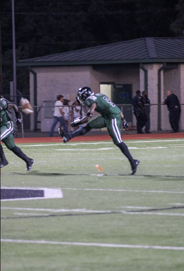 Caleb2fast's tweet photo. You can't always control what happens on the field but you can control how you respond to it! Keep getting back up after you get knocked down. That's the only way to improve and grow from a loss. #WP4Fππ€πΊ https://t.co/2PJejL7gBf
