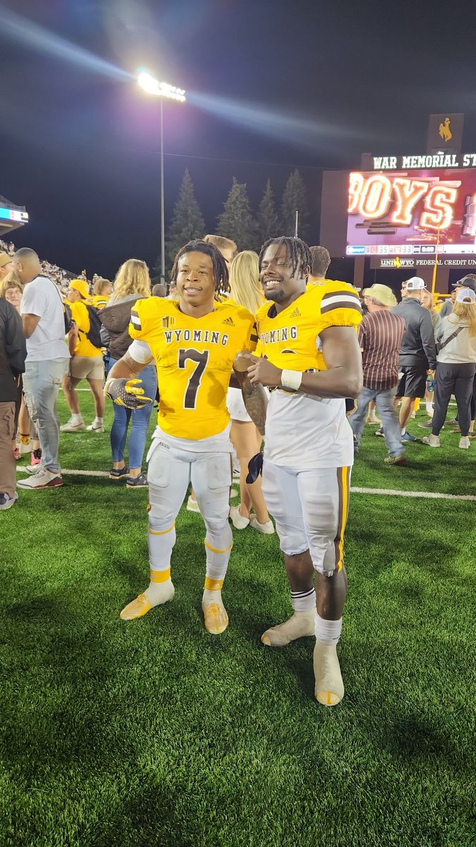 SmallyBigG's tweet photo. WHAT A GAME!!!! @wyo_football
SO PROUD OF MY NEPHEW!
#FIRSTW #DOUBLEOT #GOPOKES https://t.co/TZBx7Q0SOD