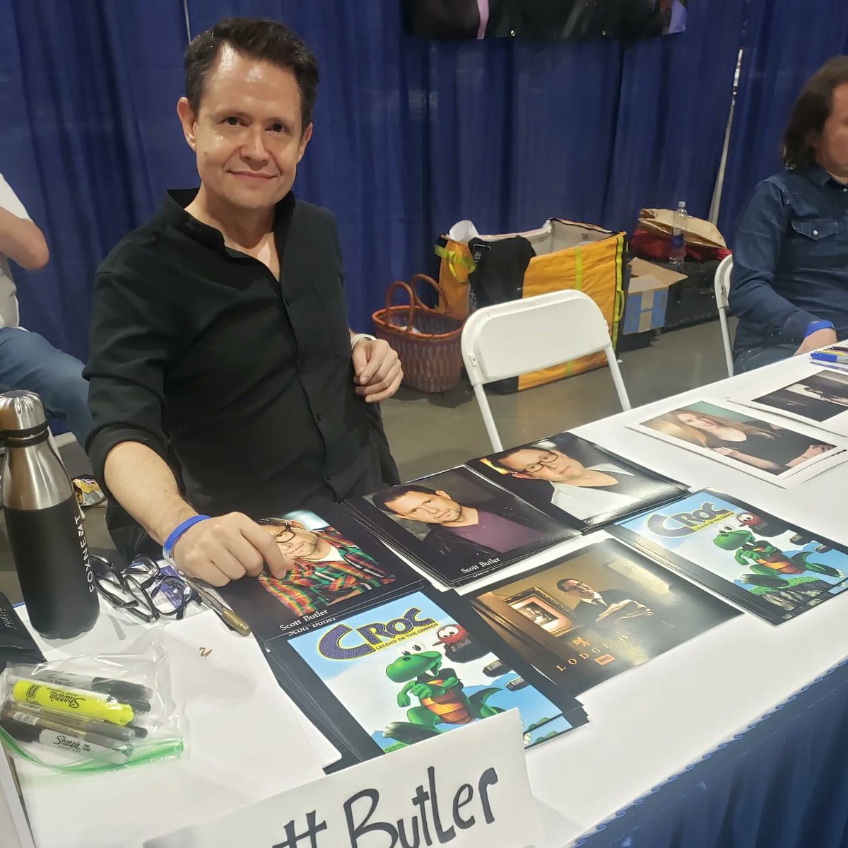ScottButlerAct's tweet photo. Such a wonderful time meeting amazing fans at the Long Beach Comic Con today! Looking forward to meeting more tomorrow! ๐
@kitschytalentgroup
#actor #longbeachcomiccon #croclegendofthegobbos #convention #playstation #movies #tv https://t.co/1qcDCVinyE