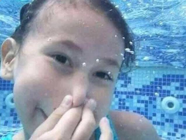 Yo, ahogándome en deudas pero disfrutando cada momento