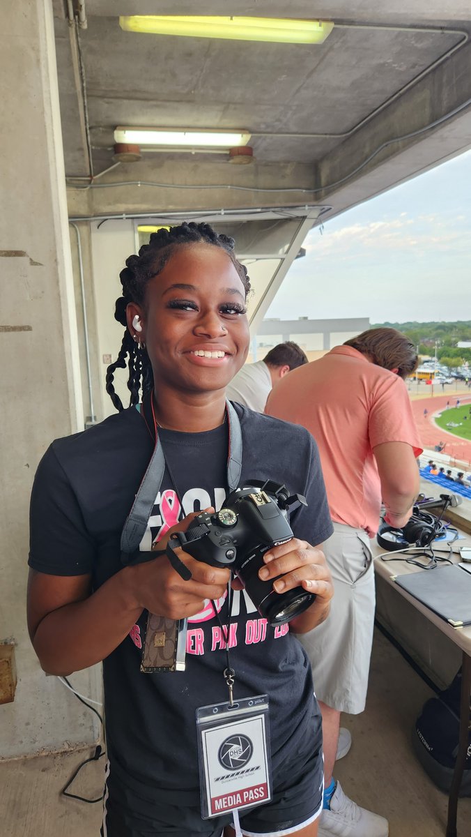 PACE_HS's tweet photo. Our campus is changing the narrative! Our newly based CTE Media Production is partnering with @dhspantherprints for all DHS home games.
Kendall White is part of the 1st LIVE production TONIGHT with Duncanville Football!
#PACEReimagined
#PACEStudentMedia
#PACEPride https://t.co/2ofVN7qWE2