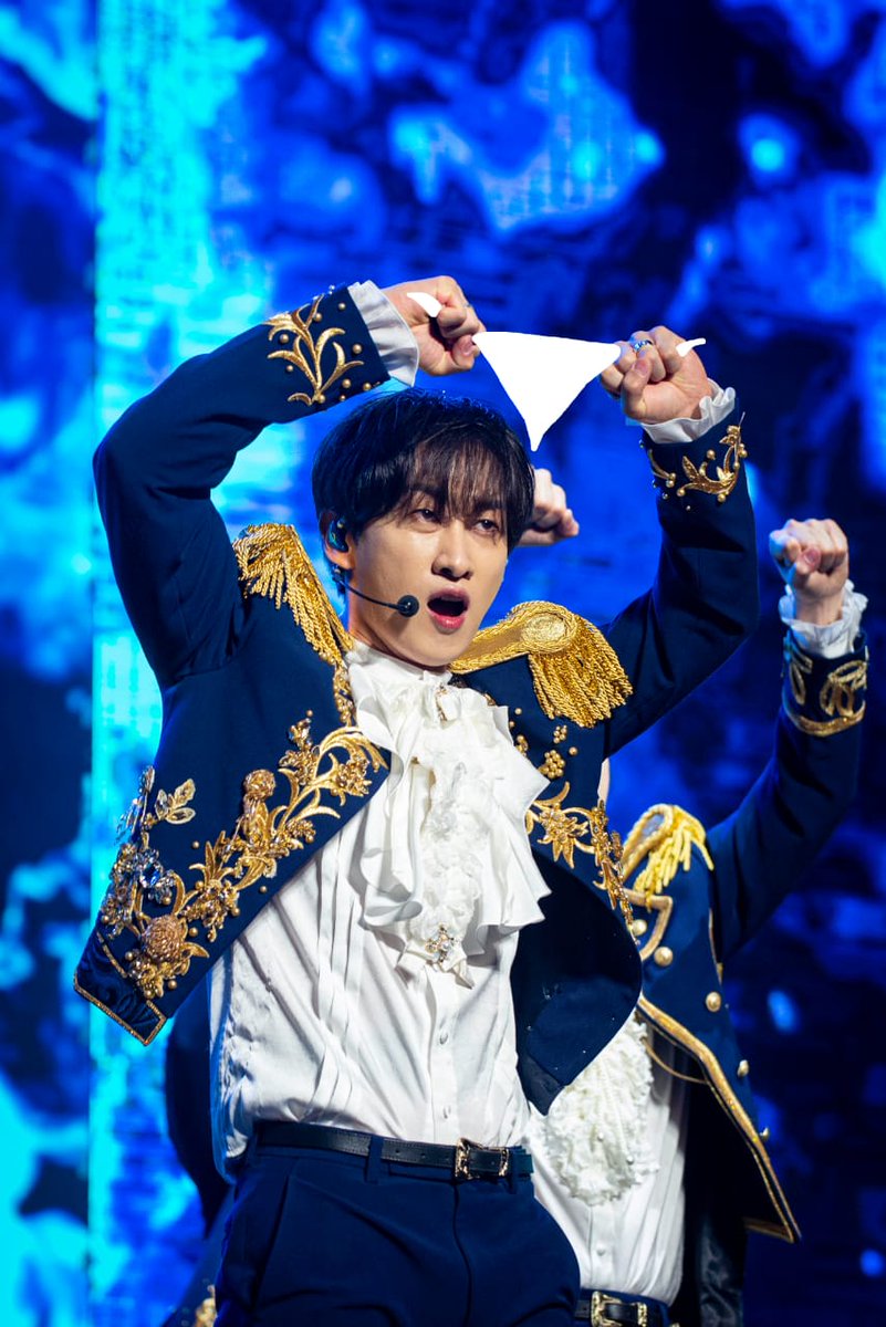 urichileanelf's tweet photo. Pruebas irrefutables de que Hyuk es chileno!!!! 
@HFT_official_
#DElight_PartyinChile 
#DElight_Party 
#SuperJuniorDnEinChile 
@AllRiseSilver
@donghae861015
@SJ_DnE_official https://t.co/tPBXg0craf
