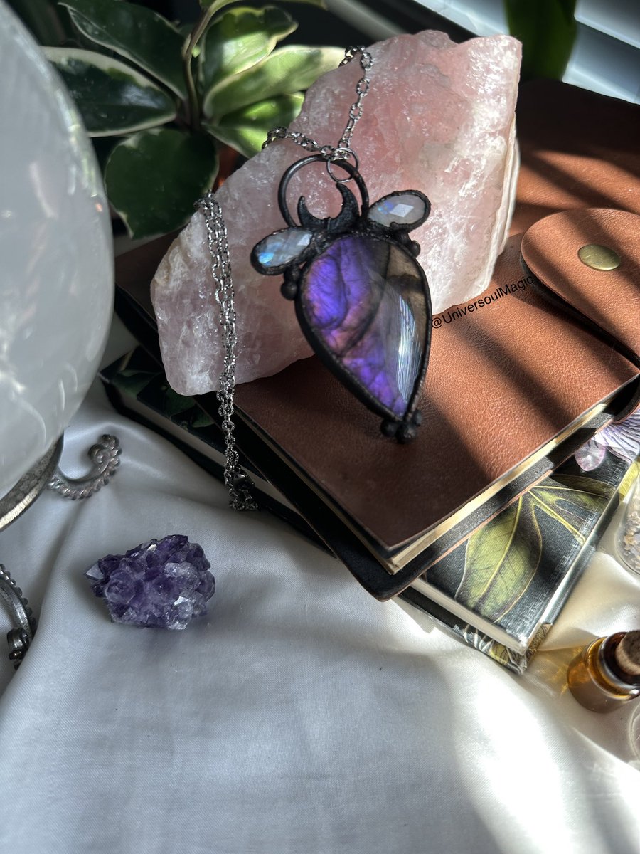 UniversoulMagic's tweet photo. Shades of labradorite >>> https://t.co/d4H71bRH71