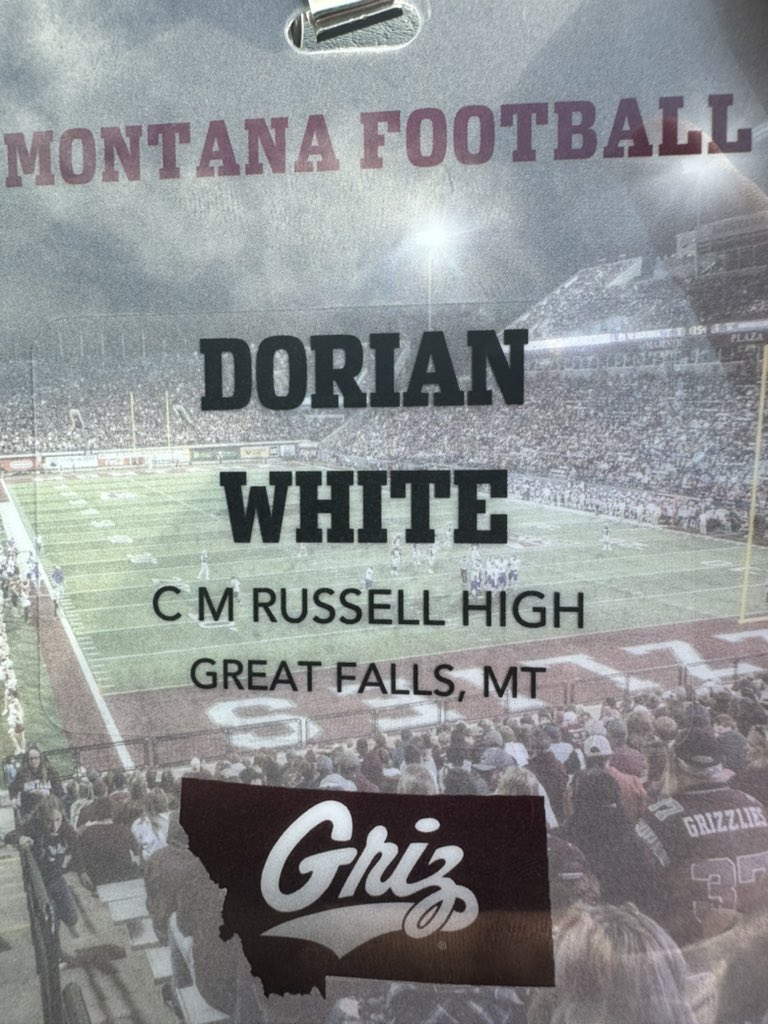Thank you <a href="/KeatonJ_3/">Keaton Johnson</a> @GrizCoachGreen and <a href="/MontanaGrizFB/">Montana Griz Football</a> for having my family and I down for the first game of the year! Go Griz!
