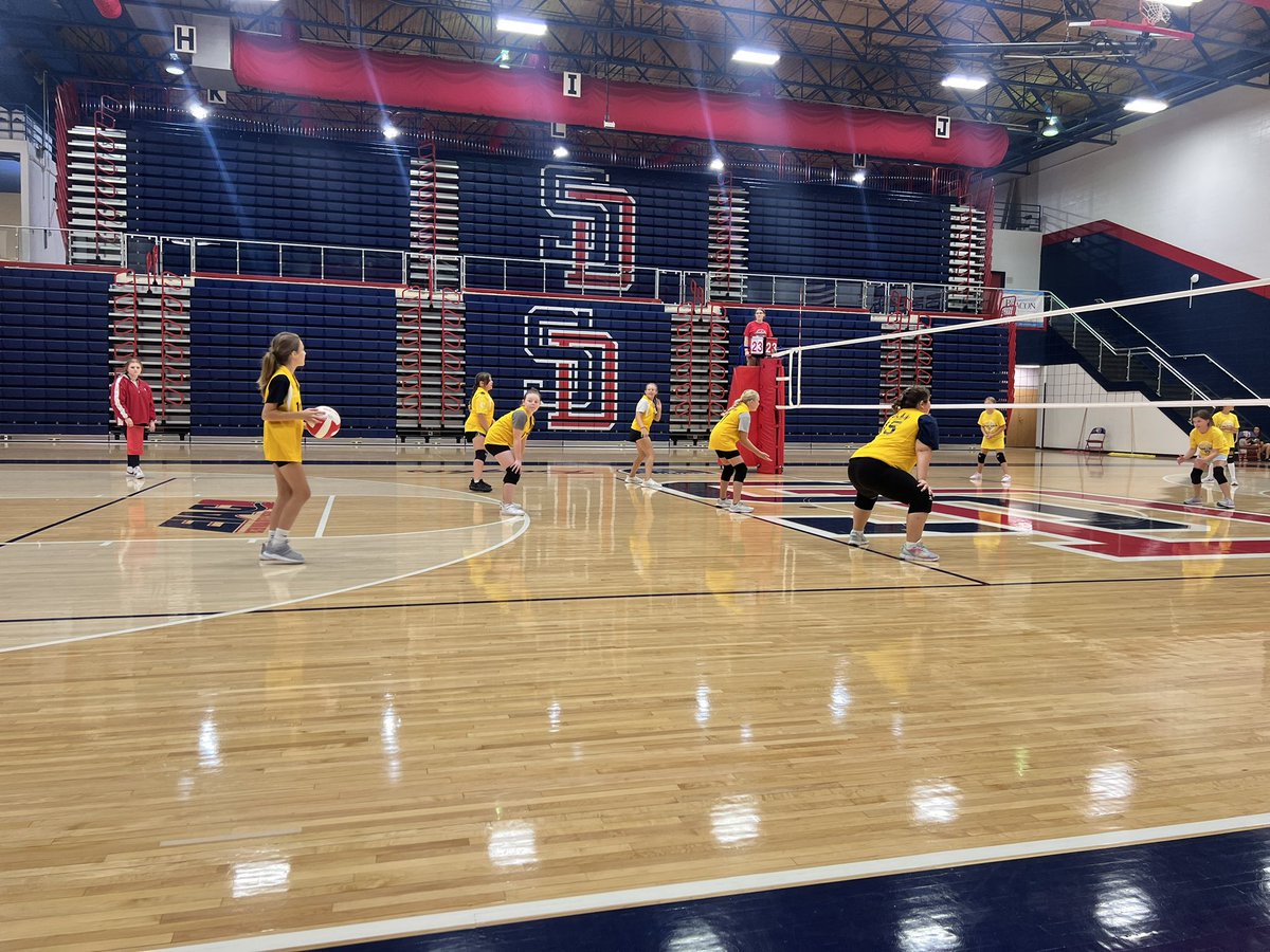 IndiansMilan's tweet photo. Congrats to our 5th grade volleyball team on a win tonight for their first game! Way to work girls! https://t.co/ek3q6gbDWZ